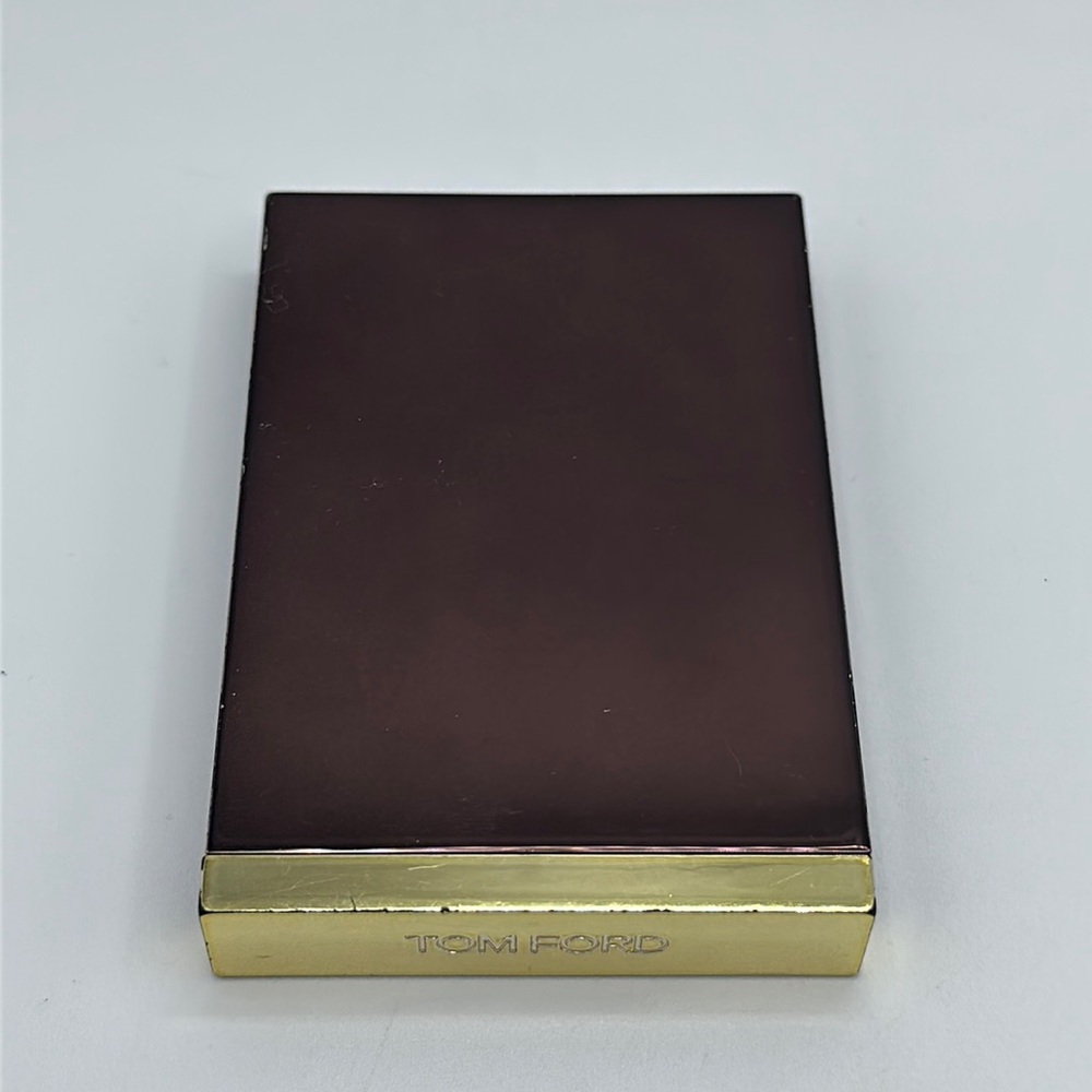 tom ford illuminating‎ powder 02 translucent pink